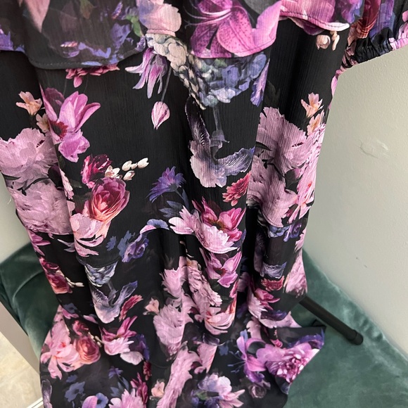 Beautifully dark floral moody maxi size med - Picture 4 of 7